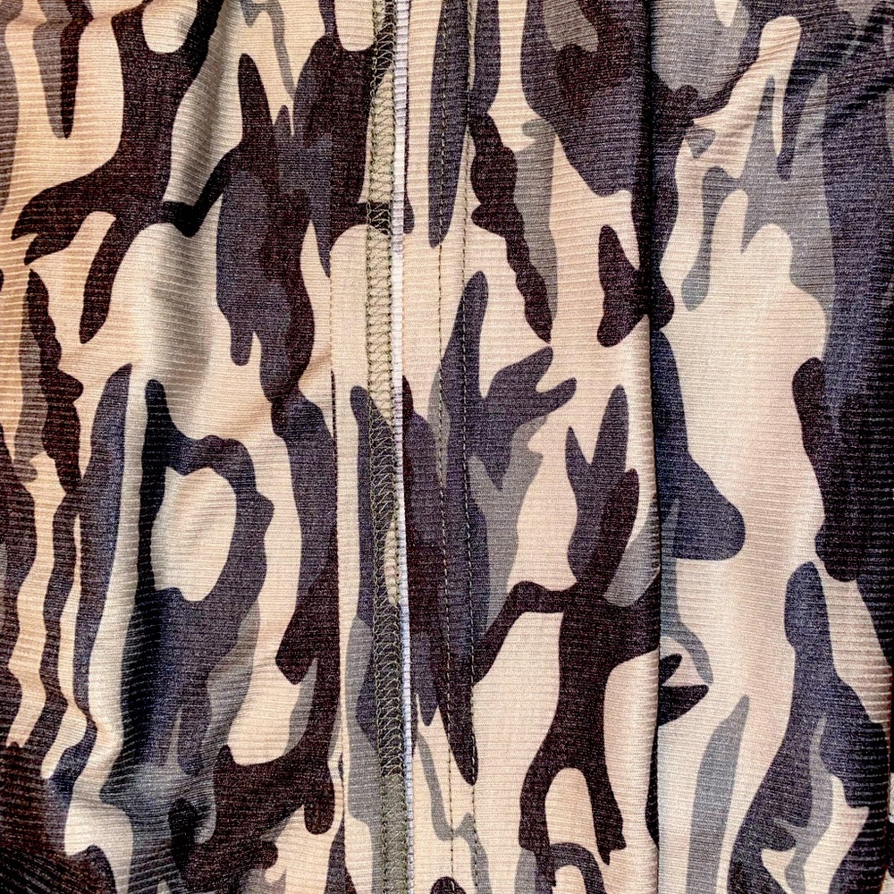 NWOT💚🤎🖤CAMO TANK🖤🤎💚 - Picture 4 of 5